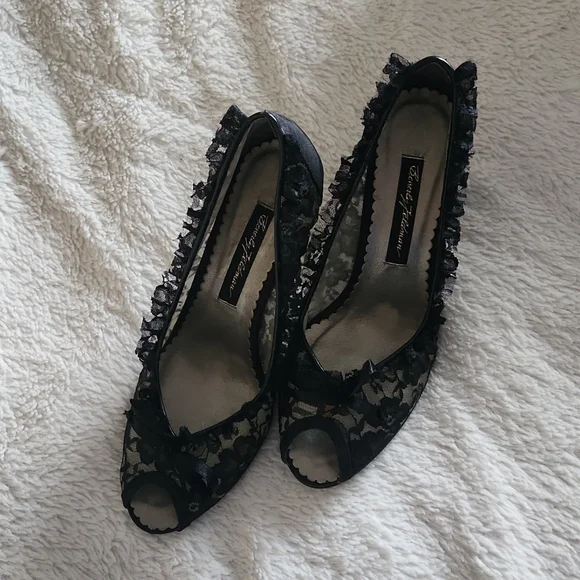 Beverly Feldman Sanadals - Picture 2 of 5